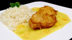 Crispy Chicken Auf Fruchtiger Thai Curry Sosse Zu Faul Zum Kochen Curry Sosse Curry Sosse Rezept Curry