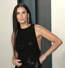 Actor/director/producer seeker of the truth my new memoir, inside out, is out now see more of demi moore on facebook. 57 Letnyaya Demi Mur Prishla Na Modnyj Pokaz V Prozrachnom Plate Starhit Ru