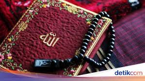 Surah ini terdiri atas 4 ayat dan tergolong surah makkiyah. Surat Al Quraisy Arab Latin Dan Terjemahannya