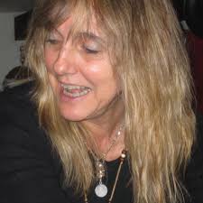 Gala nació en Rusia en 1894. Y no se llamaba Gala, sino Elena Ivánovna  Diákonova. Contrajo tuberculosis siendo muy joven y la llevaron a un  sanatorio en Suiza, donde conoció al que