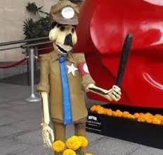 Los legisladores desde la cámara de diputados acusaron al gobernador de morena por violencia política luego de la detención ilegal de rogelio franco, un candidato opositor a una diputación federal en aquella entidad. Aparece Hitler En Ofrenda A Los Muertos Instalada En La Camara De Diputados Noticaribe