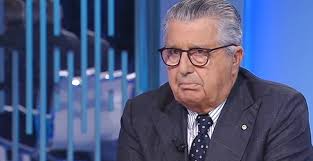 Carlo de benedetti, corrado passera e roberto colanninno, imputati per le morti da amianto di alcuni ex dipendenti olivetti, in quanto ex figure apicali della società, sono stati rinviati a giudizio al tribunale. Avionews World Aeronautical Press Agency Carlo De Benedetti