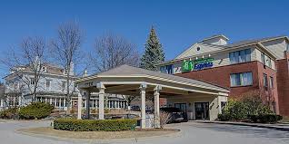 No matter your budget, burlington boasts a variety of hotels to meet your needs. Affordable Burlington Vt Hotels Downtown Holiday Inn Express South Burlington