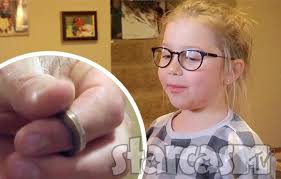 The pair, who paused on hosting a celebratory reception until after the birth of their son, watson cole deboer. Video Chelsea Houska S Daughter Aubree Digs Cole S Wedding Ring And So Do We Starcasm Net