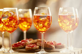 Mit diesen formschön und edlen kelchgläser kannst du jedes getränk genießen. Aperol Spritz Ritual Aperol