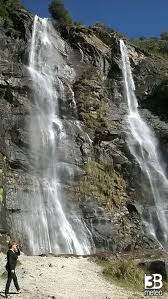 Its source is on pizzo del lago, at an elevation of 3,050 metres (10,010 ft). Foto Meteo Cascate Acquafraggia 3b Meteo