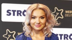 Последние твиты от shirin david (@shirindavid). Dsds Jury 2017 Shirin David Ersetzt Vanessa Mai