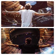 Shot Through The Heart And You Re To Blame Gif Pin By Dream Masha On My Little Harry With Images One Direction Memes Harry Edward Styles Edward Styles