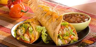 Burritos Au Poulet Riz Et Legumes A La Mexicaine Recettes Recette Recette Burritos Recette Recettes De Cuisine