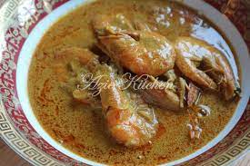 The combined flavours of sweetness and tartness from the pineapple infused with the curry is a delight to. Kari Udang Azie Kitchen