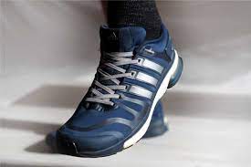 Wir alle müssen es tag für tag tun schnürsenkel binden, eine schleife am schuh binden oder der haken ist am ende eingearbeitet und fast nicht sichtbar, da er aus durchsichtigem kunstoff ist.es gibt 4 verschiedenen größen (s/m/l und xl) von 4. Schnursenkel Ohne Schleife Ein Leazy Test Der Jogger