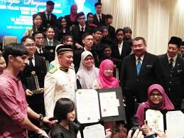 Pengerusi majlis peperiksaan malaysia (mpm), prof datuk seri dr mohamed mustafa ishak berkata, pencapaian itu menunjukkan peningkatan pngk nasional yang memberangsangkan dalam semua kriteria pengukuran pencapaian berbanding stpm 2016. Pencapaian Stpm 2018 Meningkat