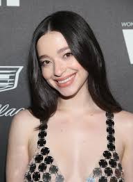 Who does Mikey Madison look like? She reminds me of someone but I can't  figure it out : r/totallylookslike