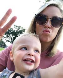 Kelsey Arnett's Instagram, Twitter & Facebook