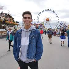 The soap opera concerns the lives of the residents of the fictitious village of lansing in upper bavaria. Munchen Ludwigsvorstadt Auf Der Wiesn Und Im Heimstudio Ist Shayan Hartmann Dahoam Munchen Sudwest