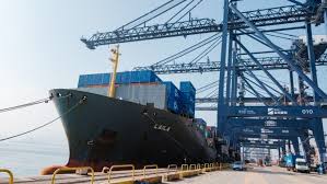 Moving container costs range from several hundred dollars for a small local move to more than $3,000 if you're shipping a bunch of blankets, you may not be worried about damage while your containers are in transit. Xstaff And Culines Team Up For Diy Shipment Of Asia Europe Boxes The Loadstar