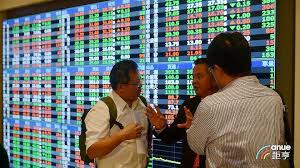 Jun 25, 2021 · 鄭州北站的下行編組場的3道是專門用於供港物資的集結、停留的專用股道。劉蕊攝 （香港文匯網記者 劉蕊 河南報道）行走在鄭州北站的供港列車專用股道上，原鄭州鐵路局局長徐宜發感慨萬千，他告訴記者，儘管「三趟快車. é„­å·žæ°´ç½ å¤§æ°´æ‚£åœæ°´åœé›»çŸ³è‹±å…ƒä»¶å» æ³°è—åœå·¥ Anueé‰…äº¨ å°è‚¡æ–°èž