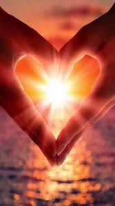 Dal Cuore Di Una Madre Nasce Un Amore Senza Confini Che Nemmeno La Stessa Madre Poteva Prevedere Cosi Originale E Irradi Heart In Nature Love Heart Happy Heart