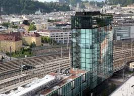 .die neue art zu leben in sonnenverwöhnter lage: Perron Salzburg Architekturobjekte Heinze De