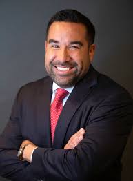 Mark Hull's Instagram, Twitter & Facebook