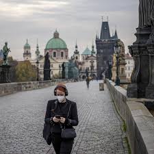 Η τσεχία πληθυσμιακή πυραμίδα εμφανίζει δεδομένα ηλικίας, φύλου και πληθυσμού για 100 χρόνια. Meiwnetai O Ari8mos Twn Newn Kroysmatwn Sthn Tsexia Insider