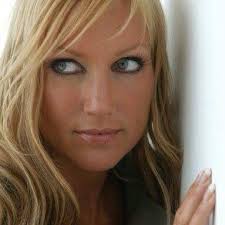 Amanda Protheroe-Thomas (@Apt007)