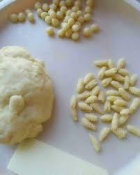 Untuk melancarkan pembentukan, celup jari dalam tepung & tabor tepung pada acuan supaya ianya. Kuali Mama Resepi Kuih Siput Manis Bahan Tepung Facebook