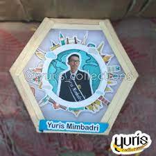 Es krim terbuat dari susu, krim, gula, dan kuning telur. Kado Hadiah Mozaik Stik Es Krim Wisuda Sidang Ulang Tahun Pernikahan Shopee Indonesia
