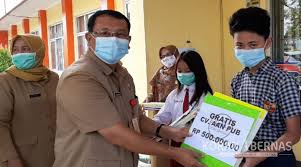 Koleksi puisi rindu singkat yang mendalam buat kekasih yang jauh, puisi tentang rindu yang terpendam dalam diam, kerinduan, serta hujan. Ratusan Siswa Dan Guru Semarakkan Lomba Cipta Puisi Hardiknas