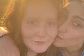 Shannon Honeywell's Instagram, Twitter & Facebook