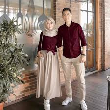 Tidak hanya dibuat model kebaya saja akan tetapi brokat bisa dibuat dengan model gamis yang sekarang sedang disenangi. Couple Batik Gamis Brokat Couple Wisuda Kondangan Lamaran Tunangan Terlaris Shopee Indonesia