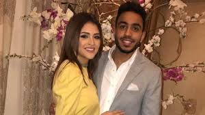 إسراء عبد الفتاح ظهرت في معظم صور عقد قران ويزو وهم معتمدة وجه البطة duck face، مما دفع رواد مواقع التواصل الاجتماعي للسخرية منها بشدة، معتبرين أن اعتمادها لهذا الوجه في عدة صور كان مبالغاً فيه. Ø§Ù†ÙØµØ§Ù„ ÙƒÙ‡Ø±Ø¨Ø§ Ø¹Ù† Ø®Ø·ÙŠØ¨ØªÙ‡ Ø´Ù‚ÙŠÙ‚Ø© Ø¥Ø³Ø±Ø§Ø¡ Ø¹Ø¨Ø¯ Ø§Ù„ÙØªØ§Ø­ ÙˆÙ…Ø§ Ø¹Ù„Ø§Ù‚Ø© Ø­Ù„Ù‚Ø© Ø±Ø§Ù…Ø² Ø¬Ù…Ø§Ù„ Ø§Ù„Ø¬Ù…Ø§Ù„ Ù†Øª