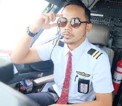 Thank you air asia for choosing us, now. Pilot Ganteng Ini Bakal Bikin Hati Kamu Lupa Mendarat