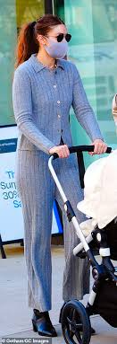 Some music ensembles consist solely of instruments, such as the jazz quartet or the orchestra. Gigi Hadid Dons Knit Ensemble For Nyc Stroll With Daughter Khai And Debuts New Nameplate Earring Aktuelle Boulevard Nachrichten Und Fotogalerien Zu Stars Sternchen