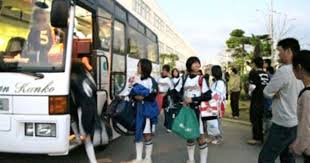 宮城県 矢本第二中ソフトボール部 費用支援のバスで晴れの県大会へ 見事３位に 道具をいっぱい抱えてバスに乗り込みました 宮城県石巻市に接する東松島市の平地に 市立矢本第二中学校 菅野英一校長 生徒４２０人 はあります １０月２６日 金曜日の夕暮れ時