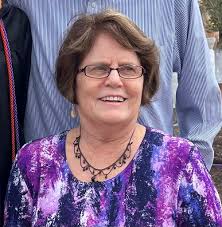 Diane Scarbrough's Instagram, Twitter & Facebook