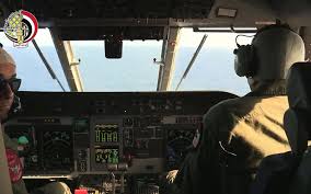 L'airbus a320 d'egyptair parti mercredi de paris à destination du caire avec 66 personnes à bord, dont 15 français, s'est abîmé en méditerranée, au large de l'île personnel de sécurité et proches de passagers du vol ms804 d'egyptair entre paris et le caire, devant l'aéroport de la capitale égyptienne. Egyptair Des Detecteurs De Fumee Se Seraient Declenches A Bord Le Parisien