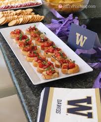 Here are some tips for planning an open house graduation party with regards to judging the crowd size and how to plan for the right amount of food. Best Graduation Party Food Ideas Best Grad Open House Food Decor Gift Graduation Party Foods Food Party Food Bars