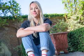 "Ik vond dat Remco Evenepoel enorm intelligent reed in de Amstel": Tour-directrice Marion Rousse over de koers, haar fietsende man en haar functies