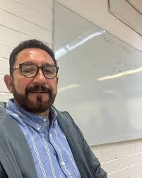 Estamos terminando la clase de Políticas Públicas y Sociales en la Escuela  Nacional de Trabajo Social. Mucho éxito a toda la comunidad universitaria!!!