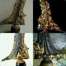 Keris Mahal Tapestry Decor Inside Man