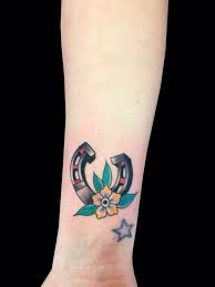 Ferro Di Cavallo Idee Per Tatuaggi Tatuaggi Tatoo