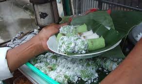 Lengkapnya, ada satu unit makanan lagi namanya buceng, dibuat dari ketan; Mengenal Kue Putu Jajanan Khas Nusantara Yang Lezat Dan Nikmat Okezone Lifestyle