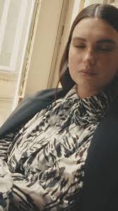 La collezione autunno-inverno di Lisa Kott 2024/2025 è un inno alla  femminilità curvy. Con linee morbide, colori accattivanti e design che  valorizzano ogni forma, ti offriamo il mix perfetto tra ...