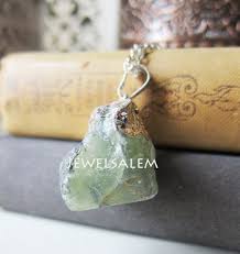 Sage Green Crystal Quartz Necklace Autumn Trend Fall Fashion Moss Green Geode Gemstone Layered Quartz Necklace Quartz Crystal Necklace Layered Necklaces Silver