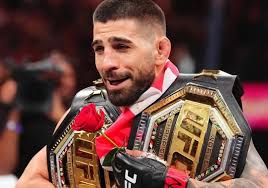 Topuria Surpreende Ao Apontar Favorito Entre Charles Do Bronx E Max Holloway No UFC 326 | SUPER LUTAS