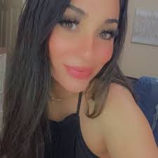 Deborah Lozano's Instagram, Twitter & Facebook