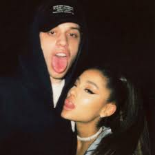 Celeb Couples of the past: Ariana Grande and Pete Davidson :  r/popculturechat