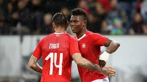 Die schweizer nationalmannschaft trainiert vor dem grossen turnier in magglingen. Breel Embolo Gelingt Kantersieg Mit Der Schweiz Fussball Schalke 04