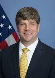 Thomas Rondeau's Instagram, Twitter & Facebook